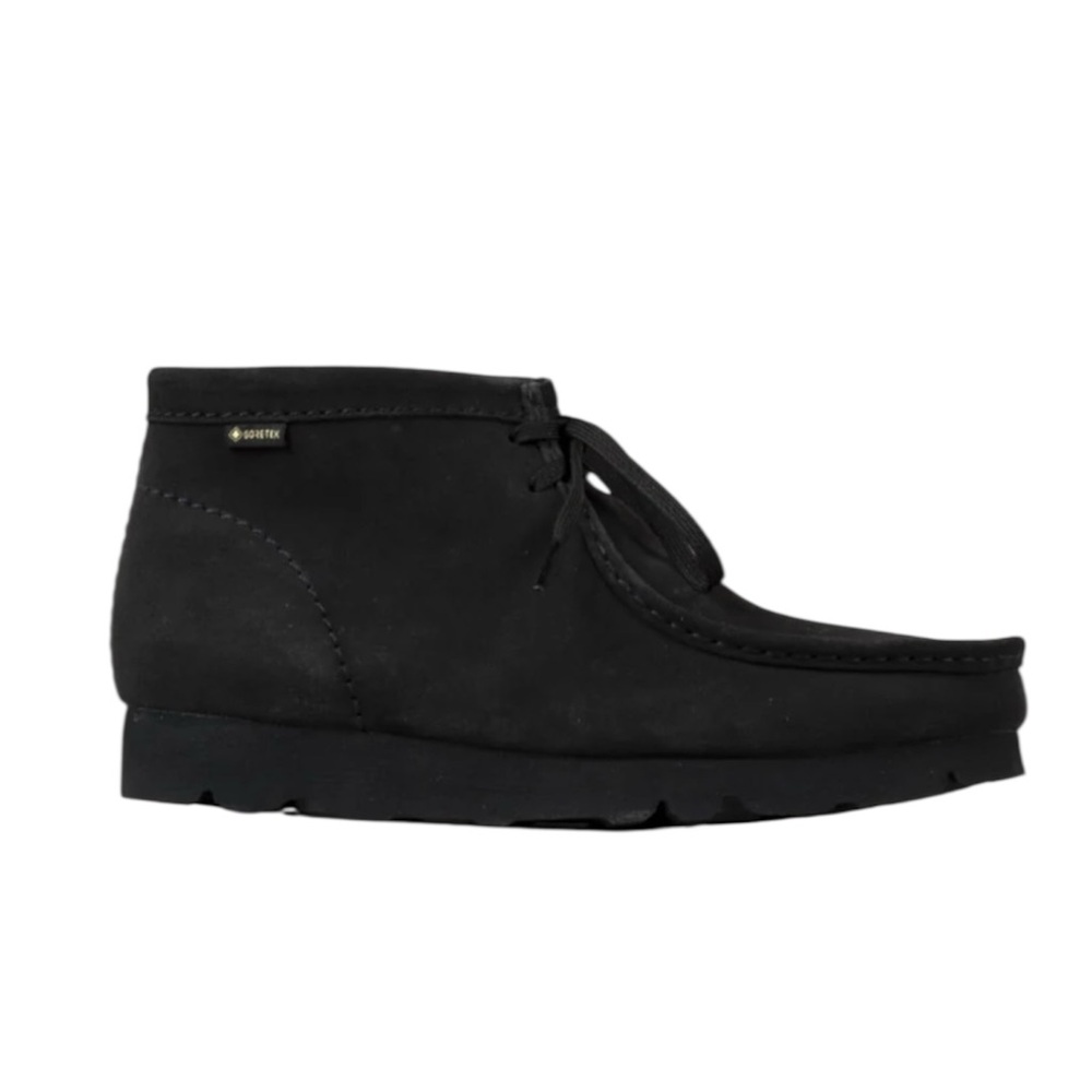 CLARKS X BEAMS GORE TEX WALLABEE NAVY SIZE 7.5 MEN OR 9 WOMEN